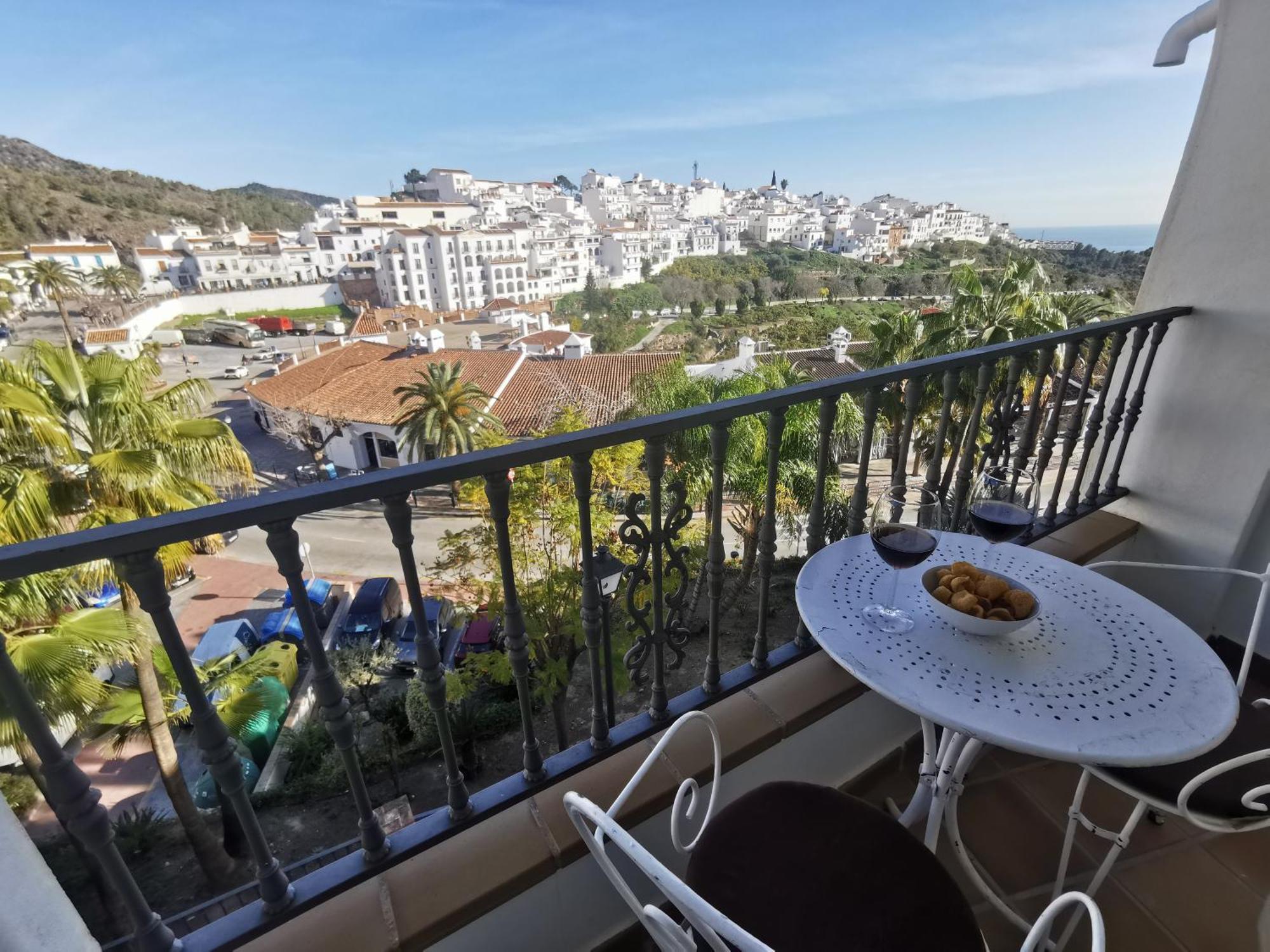 Apartamento Maria Platero Centrico Y Con Las Mejores Vistas Del Casco Antiguo La Montana Y El Mar Mediterraneo Фригиляна Екстериор снимка