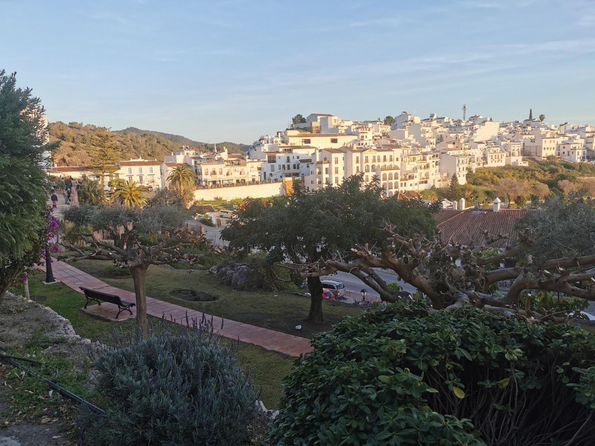 Apartamento Maria Platero Centrico Y Con Las Mejores Vistas Del Casco Antiguo La Montana Y El Mar Mediterraneo Фригиляна Екстериор снимка